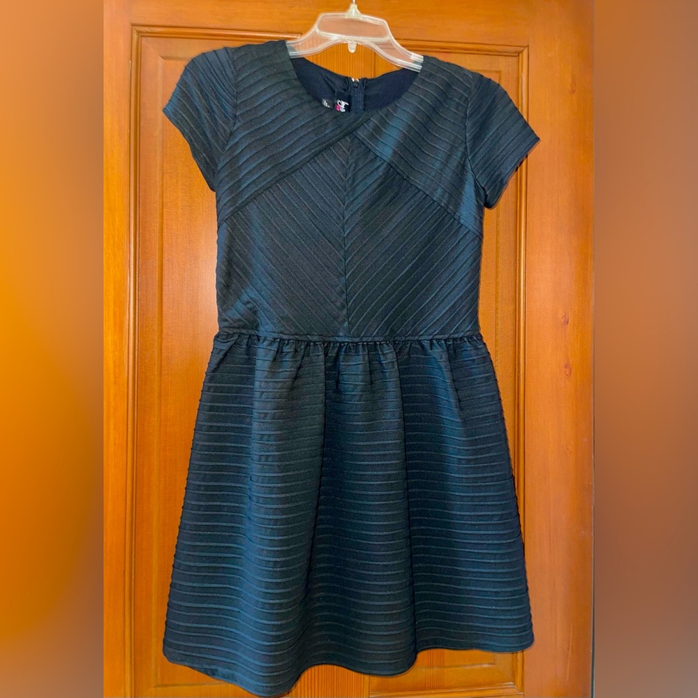 GIRLS ADORABLE BLACK DRESS BY “BY & BY GIRL”, INVISIBLE ZIPPER IN BACK, SIZE 16